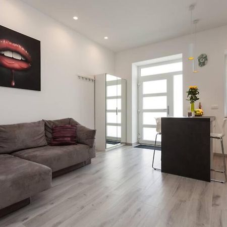 Apartman Luna Apartment พูลา ภายนอก รูปภาพ