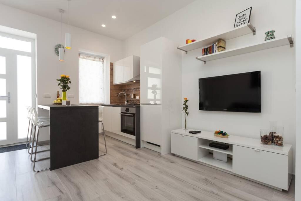 Apartman Luna Apartment พูลา ภายนอก รูปภาพ