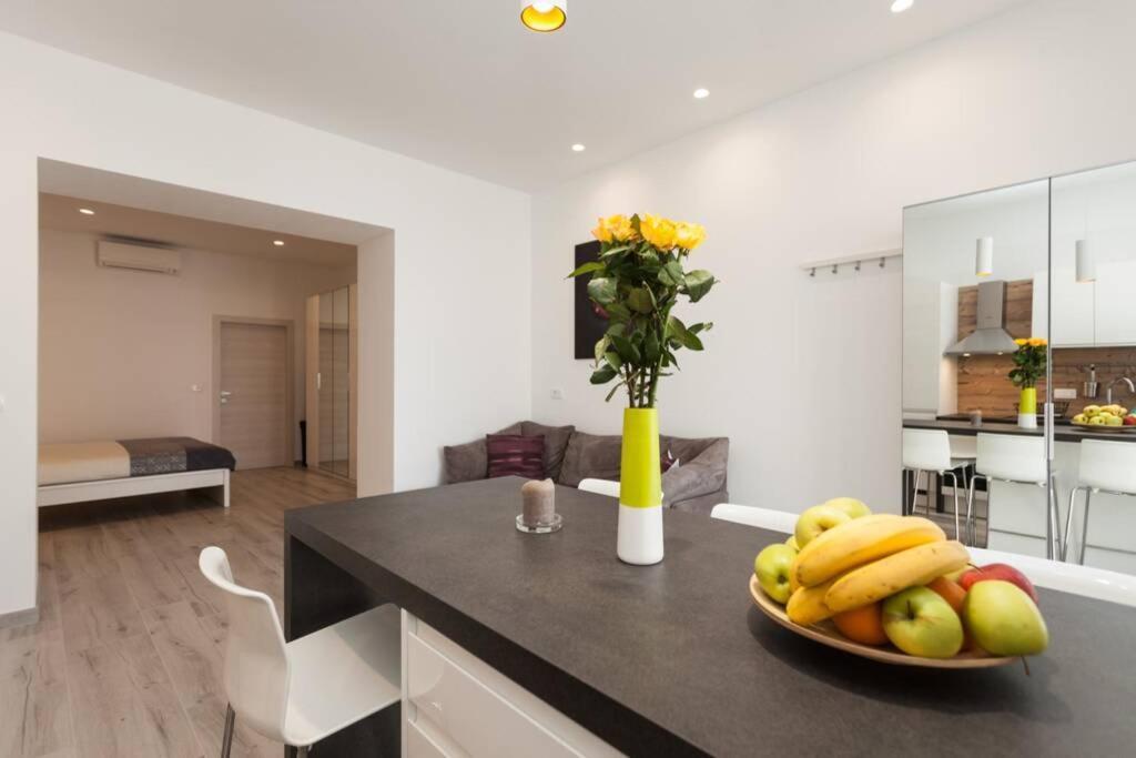 Apartman Luna Apartment พูลา ภายนอก รูปภาพ
