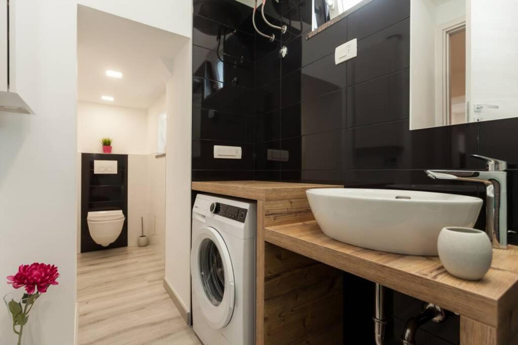 Apartman Luna Apartment พูลา ภายนอก รูปภาพ