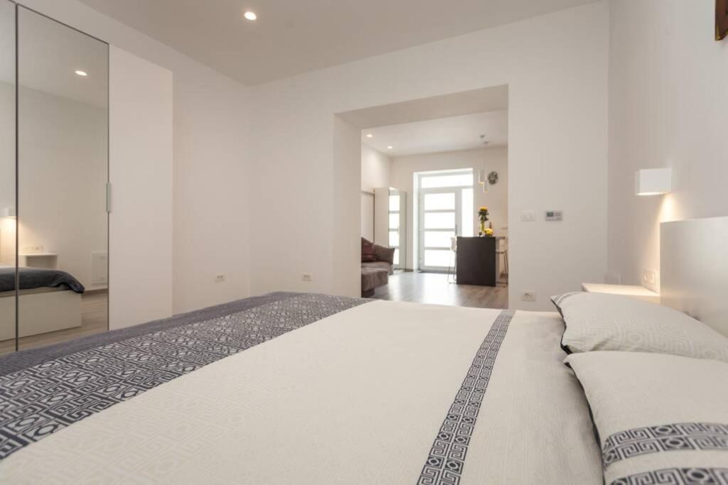 Apartman Luna Apartment พูลา ภายนอก รูปภาพ