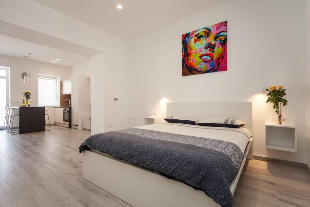 Apartman Luna Apartment พูลา ภายนอก รูปภาพ
